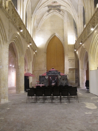 Dans la cathedrale de Caen...